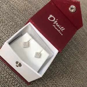 NIB 925 silver and diamond earrings